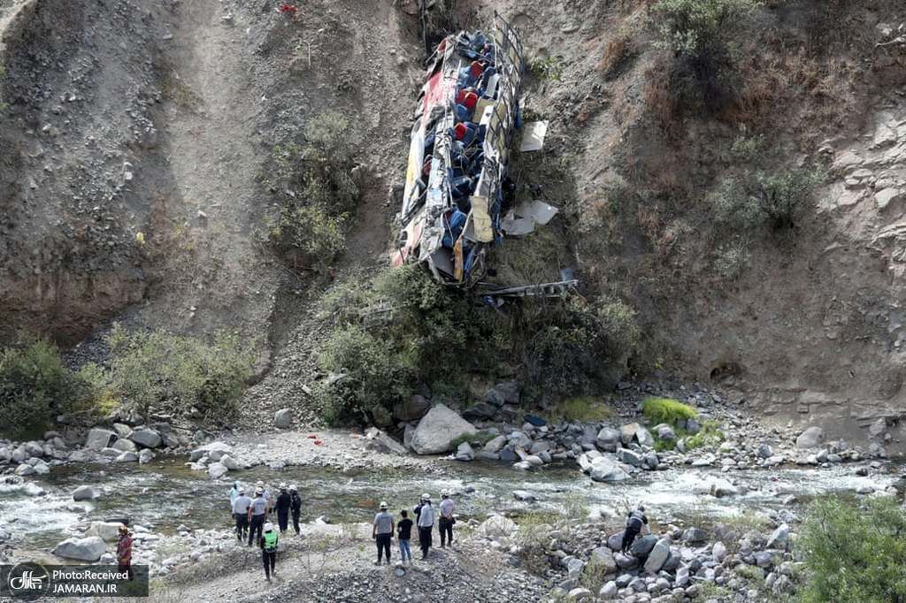 سقوط وحشتناک یک اتوبوس به دره  با  29 کشته و 20 زخمی + عکس