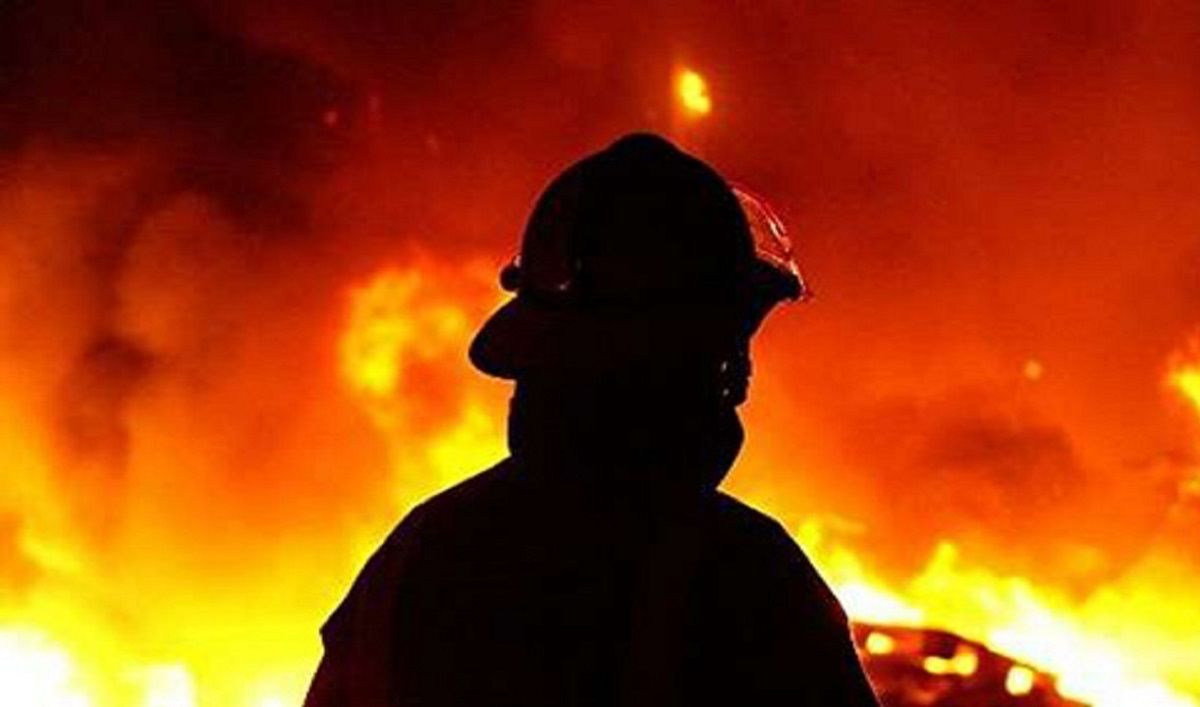 آتش سوزی در انبار ضایعات کارتن در شهرری