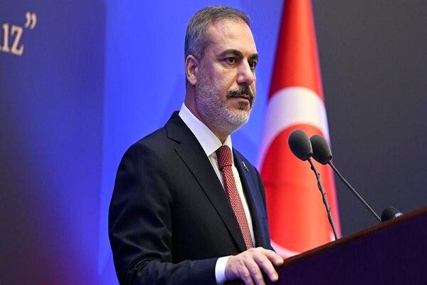 تماس تلفنی وزیر خارجه ترکیه با استولتنبرگ