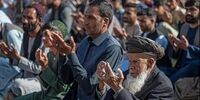 رهبر طالبان آفتابی شد/ آخوند زاده در نماز عید فطر حضور یافت