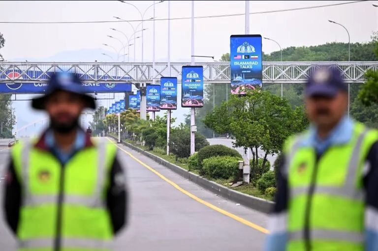تمهیدات امنیتی برای یک رویداد بزرگ در اسلام آباد | خبرگزاری دولت: امکان سفر مسئولان بلند پایه ایران و آمریکا به اسلام‌آباد وجود دارد | اعزام نیروهای امنیتی بیشتر به پایتخت پاکستان