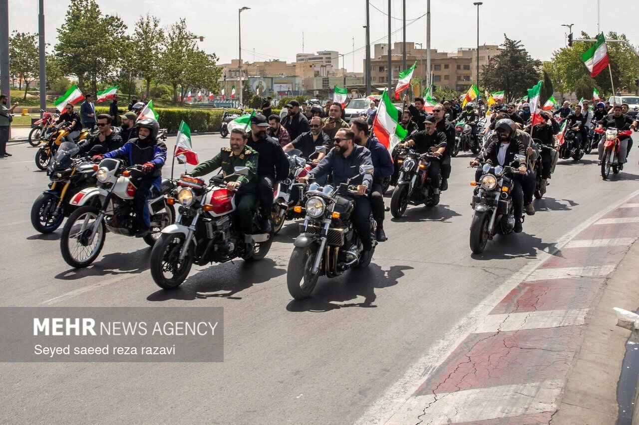 فرمانده ارشد سپاه سوار بر موتور در رژه موتور سواران جان‌فدا + تصاویر