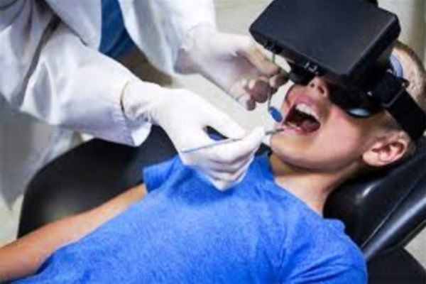 کاهش احساس درد در دندانپزشکی با هدست واقعیت مجازی