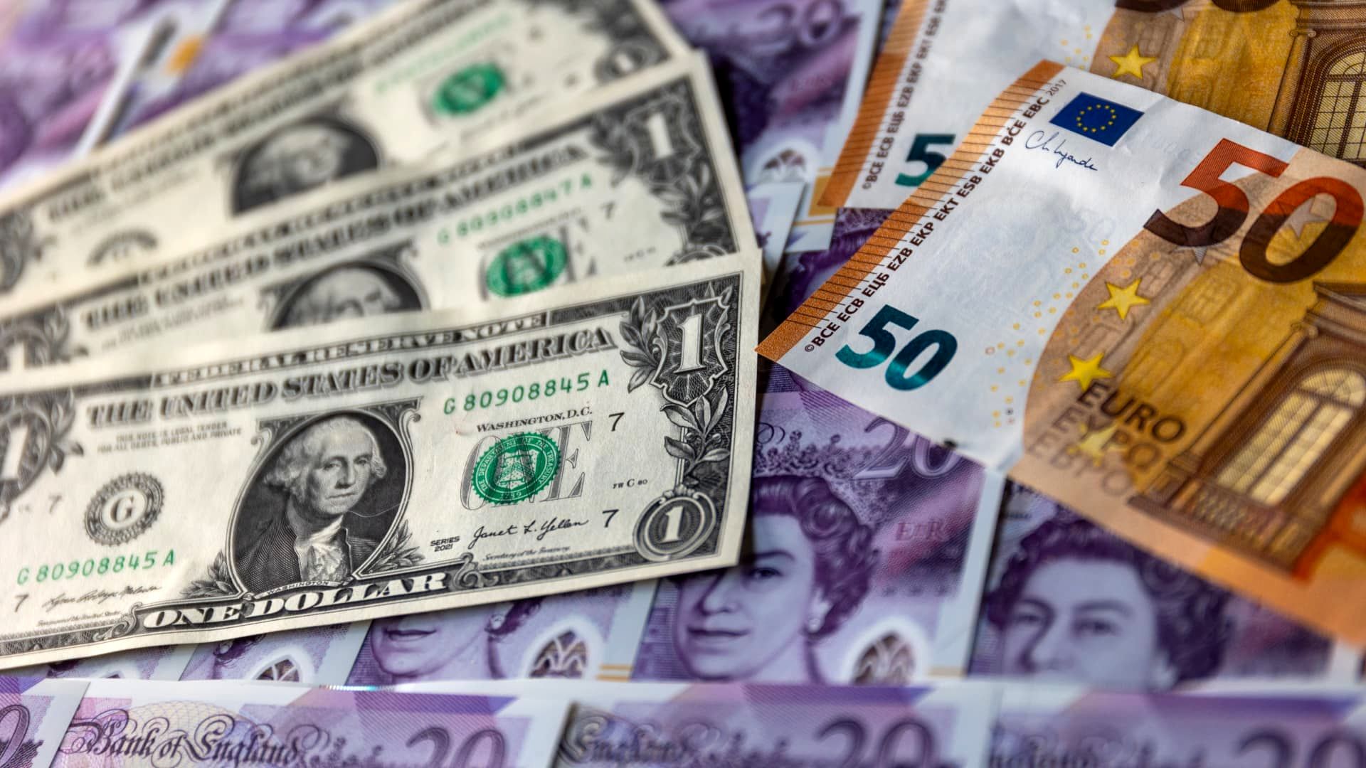 قیمت دلار، یورو و پوند امروز یکشنبه ۲ آذر1404/کاهش قیمت دلار و یورو+ جدول