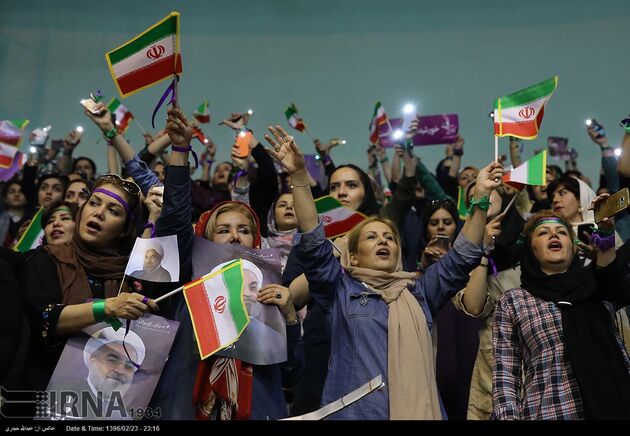 تصاویر همایش حامیان حسن روحانی در ورزشگاه آزادی