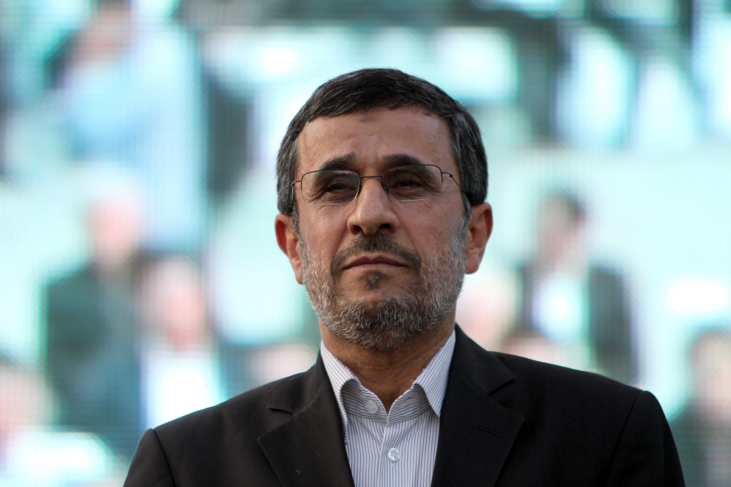 فیلم جنجالی احمدی نژاد در کنار دختر جوان