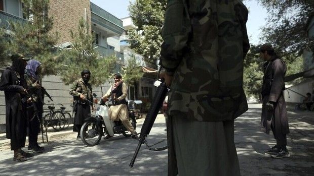 جزئیات حمله افراد ناشناس به مراسم ختم مادر سخنگوی گروه طالبان