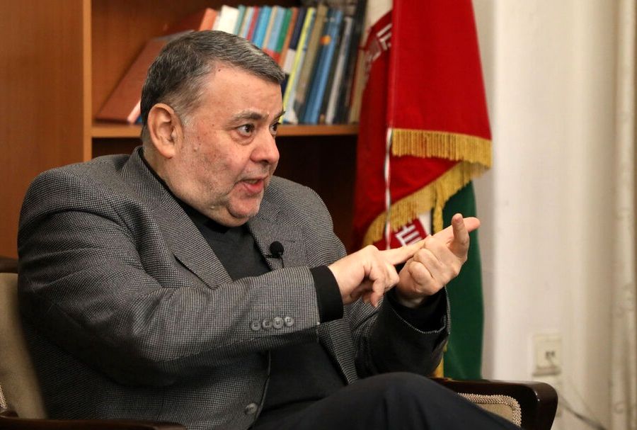 انتقادات بدون تعارف محمد صدر از عراقچی | وزیر خارجه باید دیپلماتیک صحبت کند