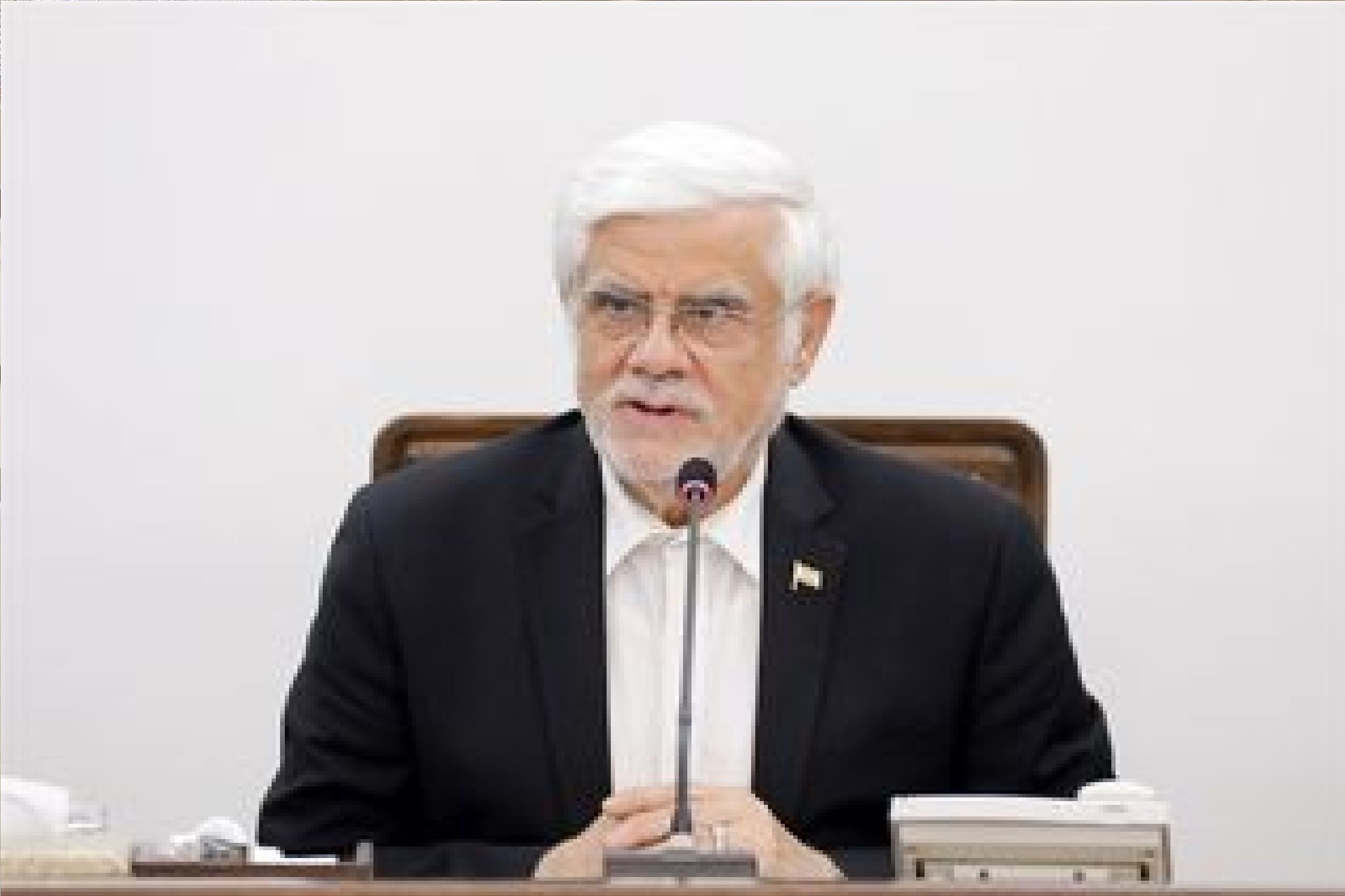 عارف: خالی کردن دل مردم هنر نیست/ مسئولان از طریق تریبونها درباره اختلافات صحبت نکنند