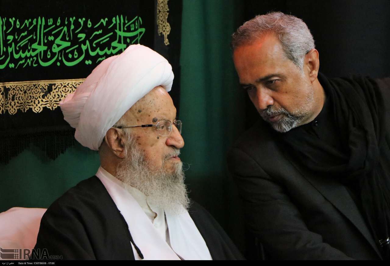 مکارم‌شیرازی: به رئیس‌جمهور سفارش کنید نسبت به حضور در بعضی مجالس احتیاط کند