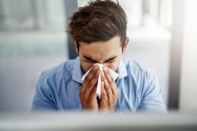 تفاوت علائم شایع کرونا، آنفلوآنزا و سرماخوردگی را بشناسید