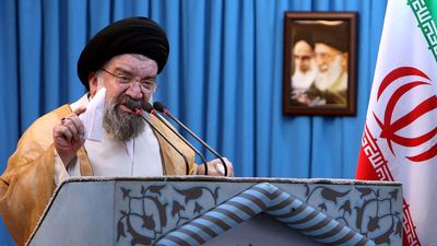 واکنش امام جمعه تهران به ادعای ترامپ درباره معامله با ایران | رهبر انقلاب دروغ‌های ترامپ را افشا کردند | ملت عاشورایی ایران هرگز تسلیم نخواهد شد