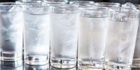 خطرناک باورنکردنی نوشیدن آب سرد برای بدن+اینفوگرافی
