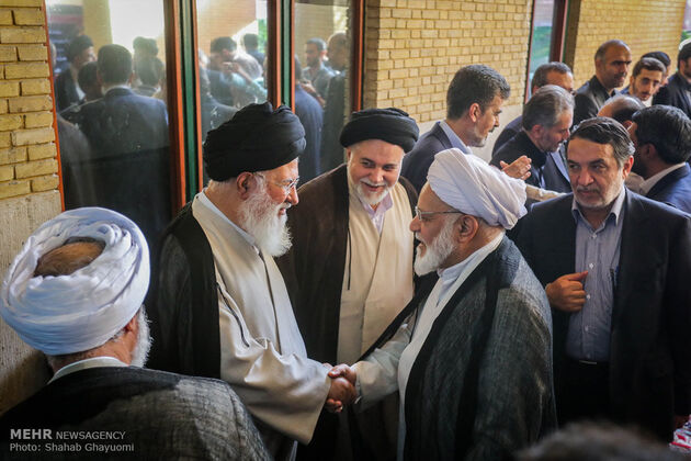 تصاویر مراسم ختم همسر آیت الله علم الهدی