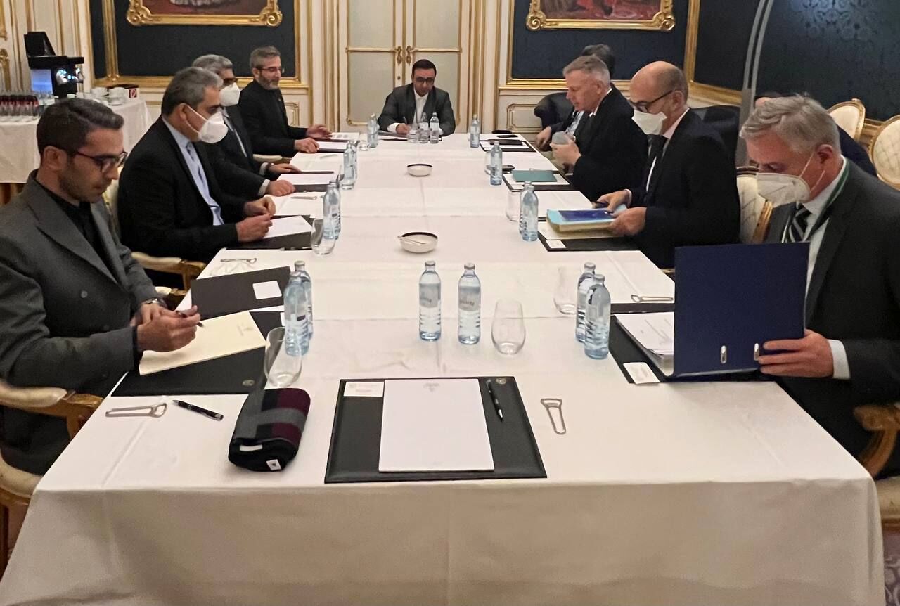 رایزنی مذاکره کننده ارشد ایران با هیات های اروپایی در وین