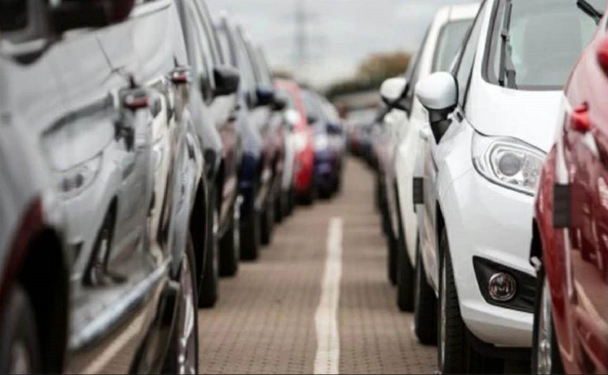 بازار خودروهای وارداتی کاهشی شد؛ ریزش قیمت تا 500 میلیون تومان + جدول