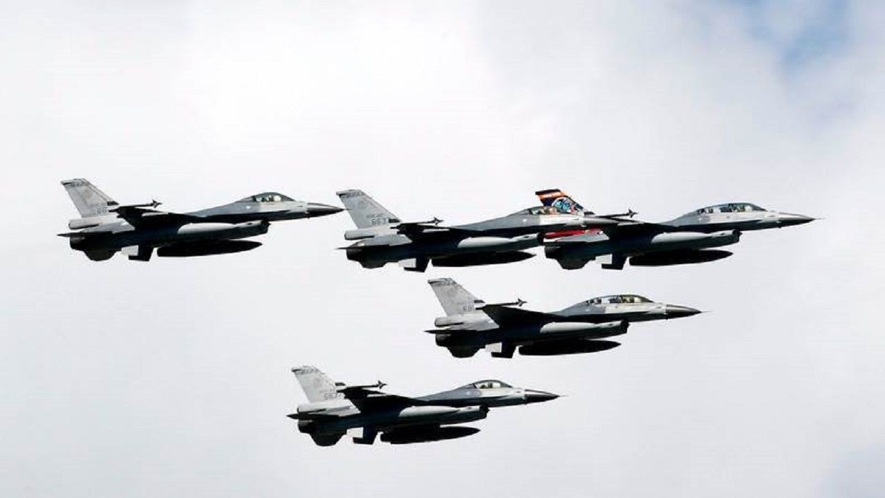 تعرض جنگنده‌های چینی به حریم هوایی تایوان همزمان با سفر هیئت آمریکایی 