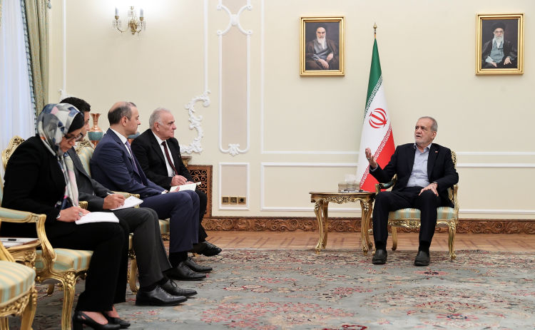 پزشکیان: باید بهگونهای حرکت کنیم که هیچ قدرت خارجی نتواند خللی در روابط ایران و ارمنستان ایجاد کند