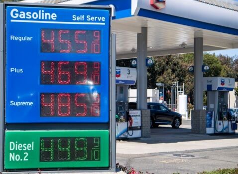 قیمت بنزین افزایش بی سابقه یافت