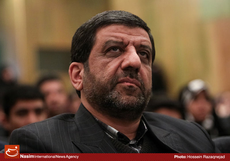 یک استکان چای ضرغامی با یکی از نزدیک‌ترین افراد به احمدی نژاد + عکس