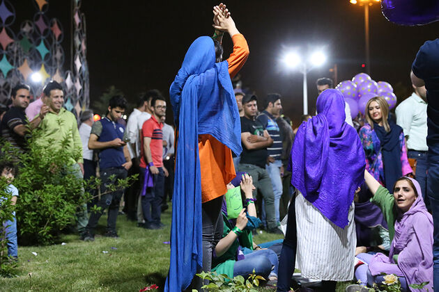 جشن و شادی مردم تهران برای پیروزی حسن روحانی