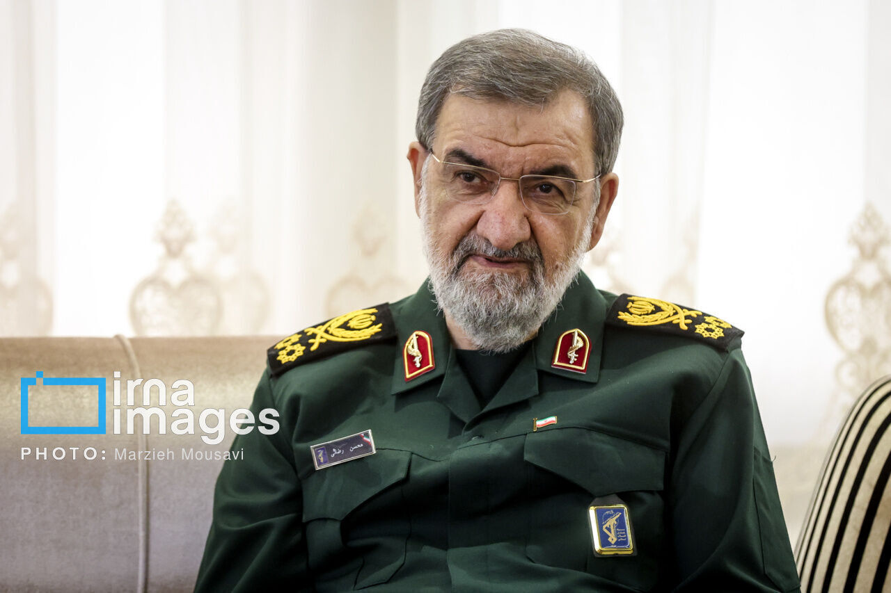 هشدار محسن رضایی: هر اقدامی علیه ایران هزینه دارد/ بازارهای انرژی تا ۳ سال آینده به آرامش نخواهند رسید