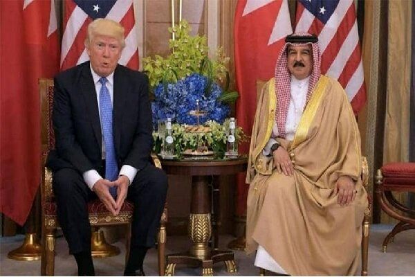 اعطای نشان لیاقت به پادشاه بحرین از سوی ترامپ

