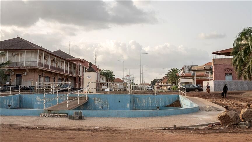 رئیس جمهور این کشور بازداشت و برکنار شد!