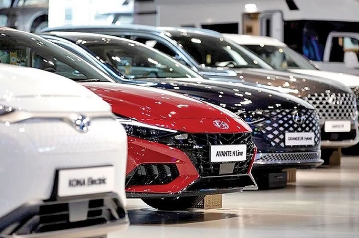 اثر افزایش قیمت دلار در بازار خودرو | پورحسنی: خریداران بسیار محتاط شده‌اند | نوسانات ارزی فروکش کند قیمت خودرو پایین می‌آید 2