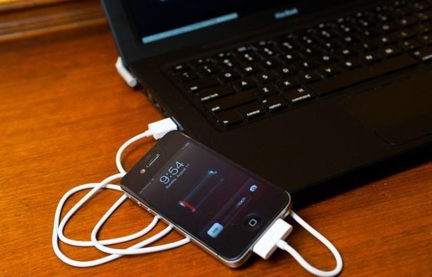 مضرات شارژ کردن گوشی با کابل USB
