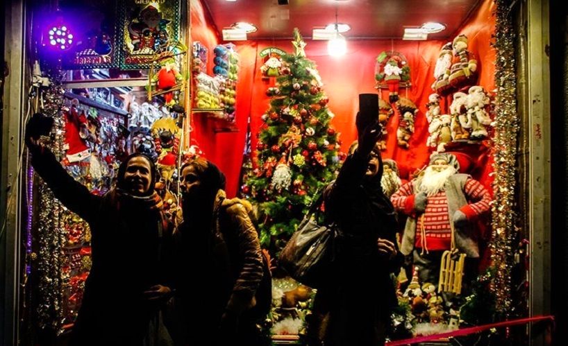 هجوم ایرانی های  غیر مسیحی برای خرید وسایل کریسمس ! 