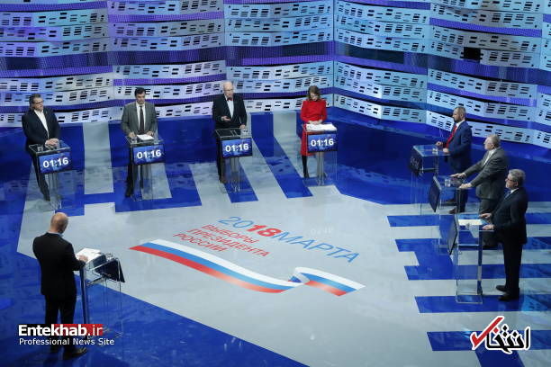 ژست جالب رقیب خانم ولادمیر پوتین هنگام مناظره انتخاباتی + عکس