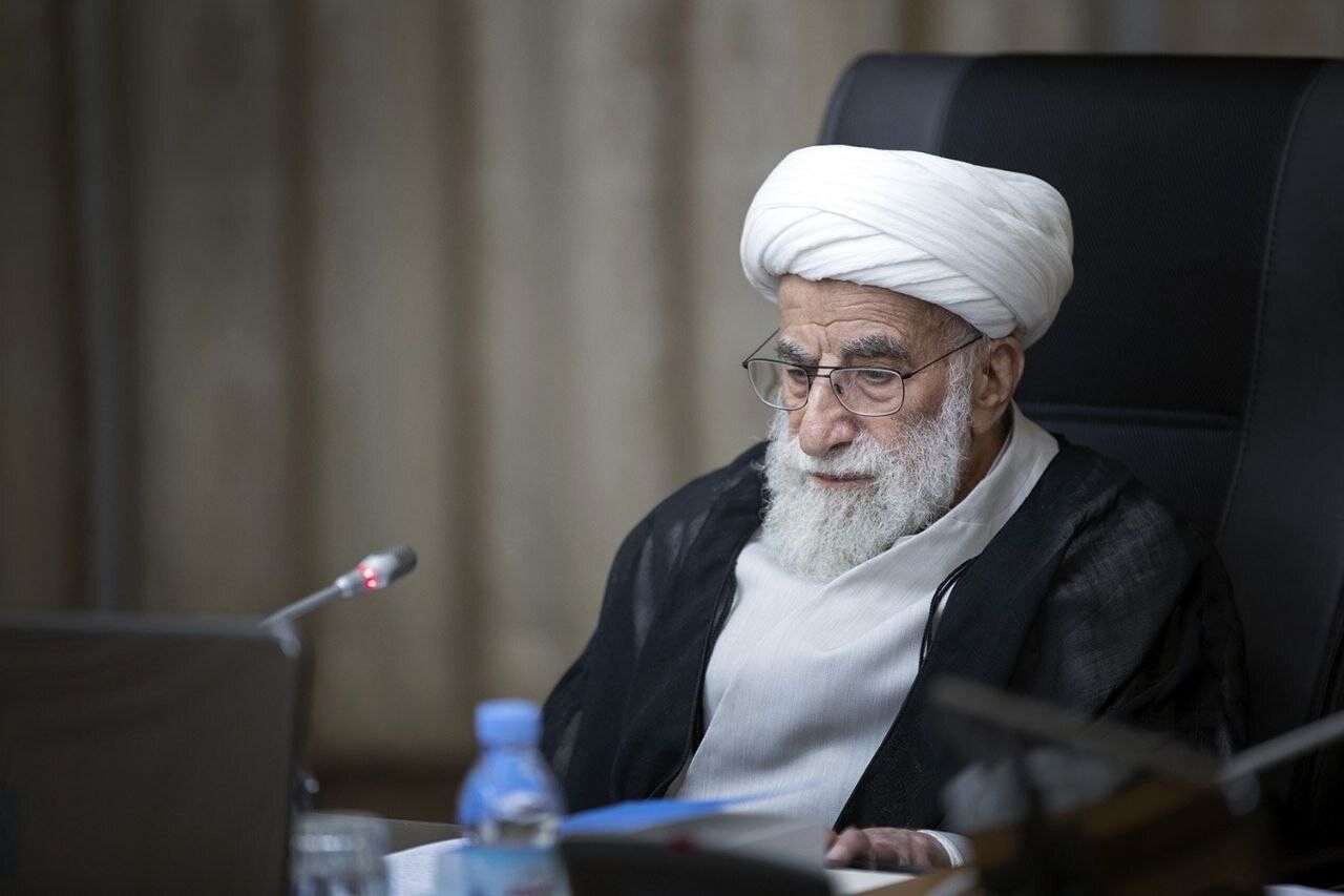 تصویری جدید از مسن ترین مقام رسمی جمهوری اسلامی ایران