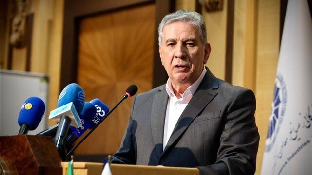 رئیس اتاق بازرگانی: اسنپ‌بک قطعا خسارت‌های بزرگی در پی خواهد داشت/ بانک مرکزی باید از دخالت در سیاست‌های تجاری خودداری کند