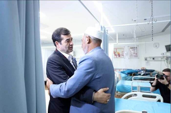 عیادت وزیر ورزش و جوانان از صابر کاظمی + عکس