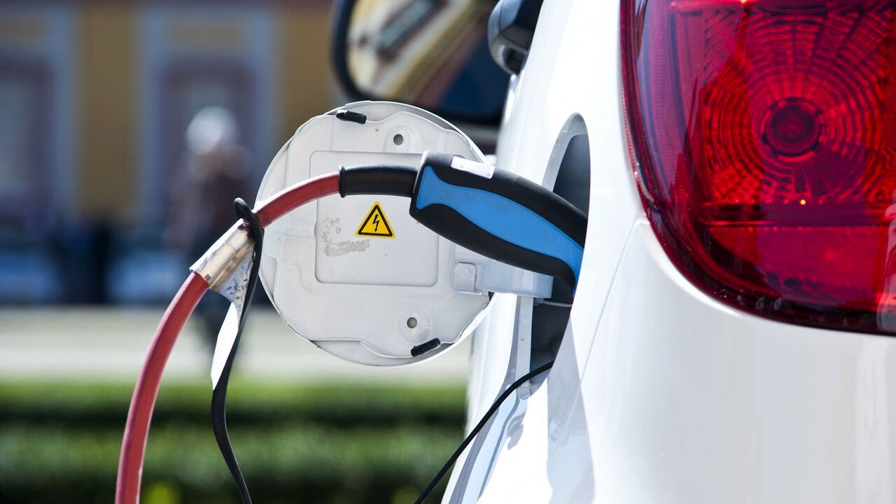 اروپا خودروهای برقی را پس زد/ کاهش غیرمنتظره تقاضا در ماه جاری