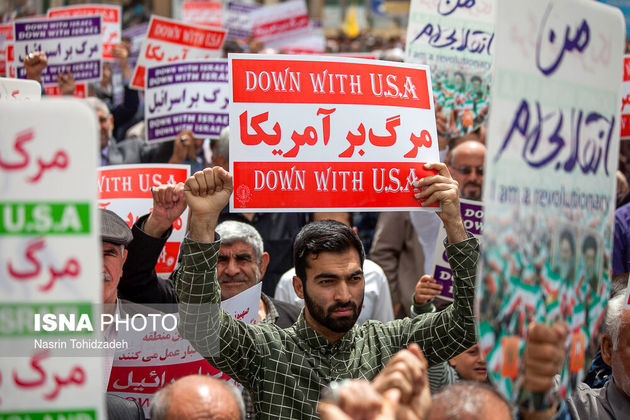 تظاهرات نمازگزاران در حمایت از تصمیم برجامی ایران