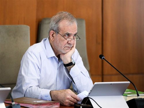 حمایت تمام قد پزشکیان از اصلاح قیمت بنزین/ خب چه زمانی باید دست بزنیم؟ زمانی که خودمان غرق شدیم؟