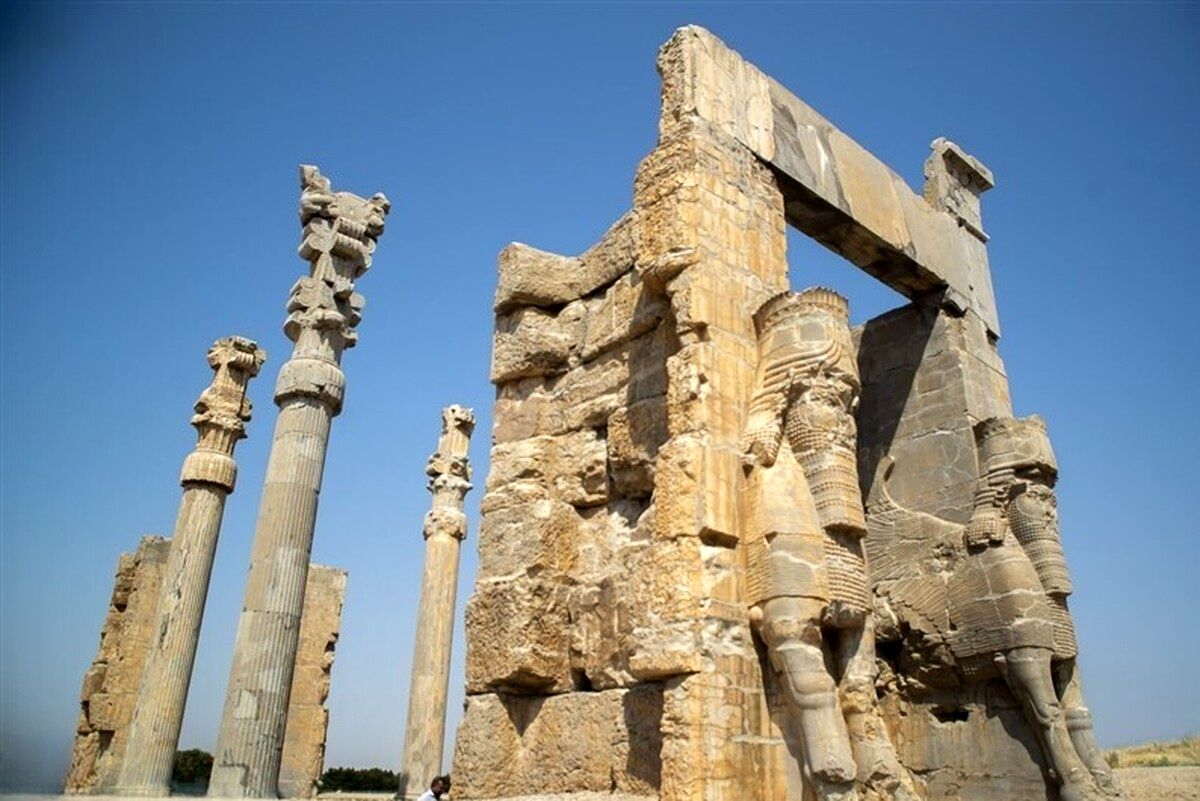 صالحیامیری: شایعات درباره تهدید تختجمشید و پاسارگاد بیاساس است