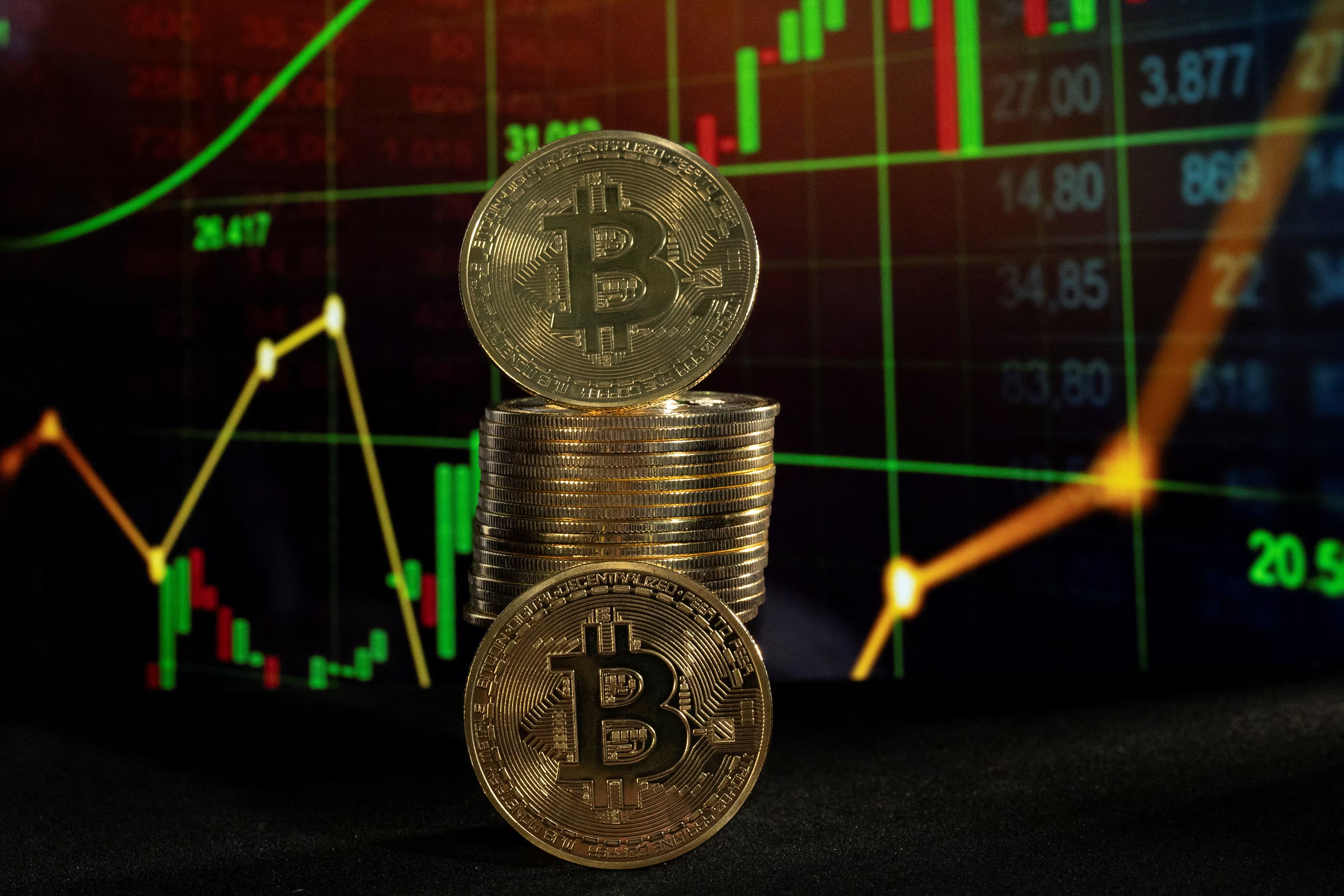 بیت‌کوین از 125 هزار دلار عبور کرد | ورود 3.2 میلیارد دلار سرمایه تازه به ETFهای اسپات
