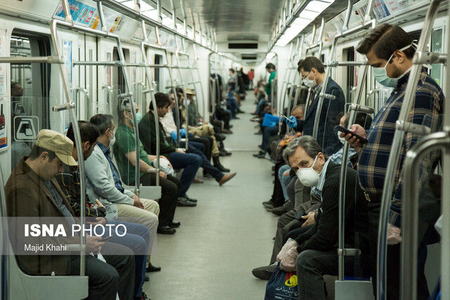 وضعیت مترو تهران در این روزهای کرونایی؛ رشد ۴۰ درصدی مسافران مترو در روز گذشته / ضرورت استفاده از ماسک