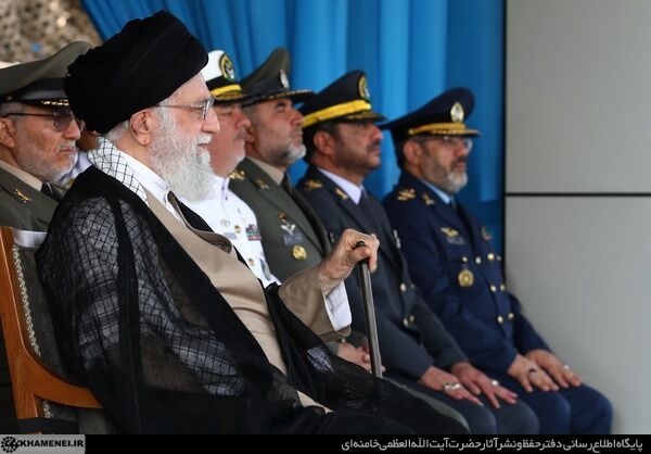 مراسم مشترک دانش‌آموختگی دانشجویان دانشگاه‌های افسری ارتش با حضور مقام معظم رهبری