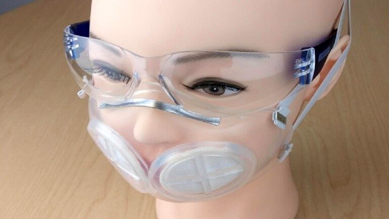 ۴ روش برای حل معضل بخار ناشی از ماسک برای عینکی‌ها