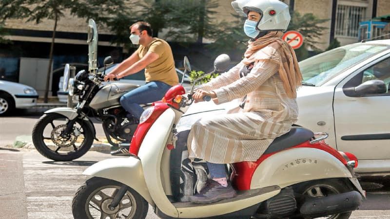 صدور گواهینامه موتورسیکلت برای زنان منع شده است؟ /سکوت، دال بر مجازبودن است