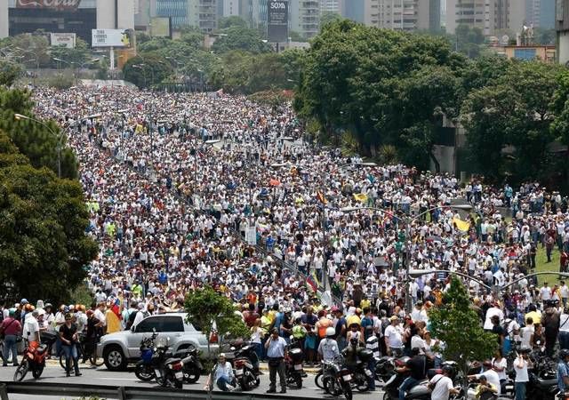 دولت ونزوئلا به لبه پرتگاه بحران اقتصادی رسید