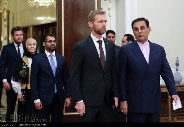 تقدیم استوارنامه سفرای جدید به روحانی