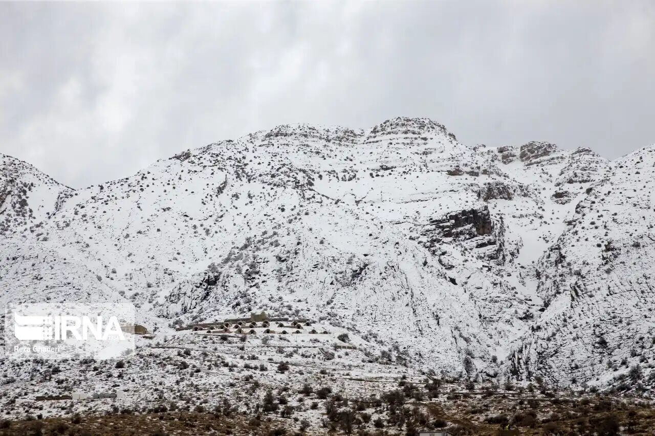 ارتفاع برف در این منطقه به 1 متر رسید/ 14 نفر مفقود شدند
