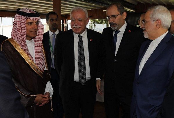 تفسیر ظریف از دست دادن با وزیر خارجه سعودی
